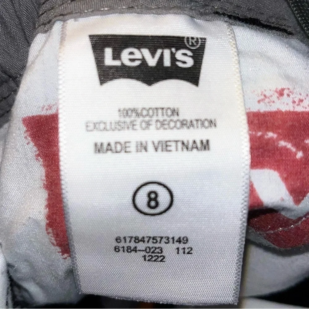 Levi’s Youth Black Cargo Shorts Size 8